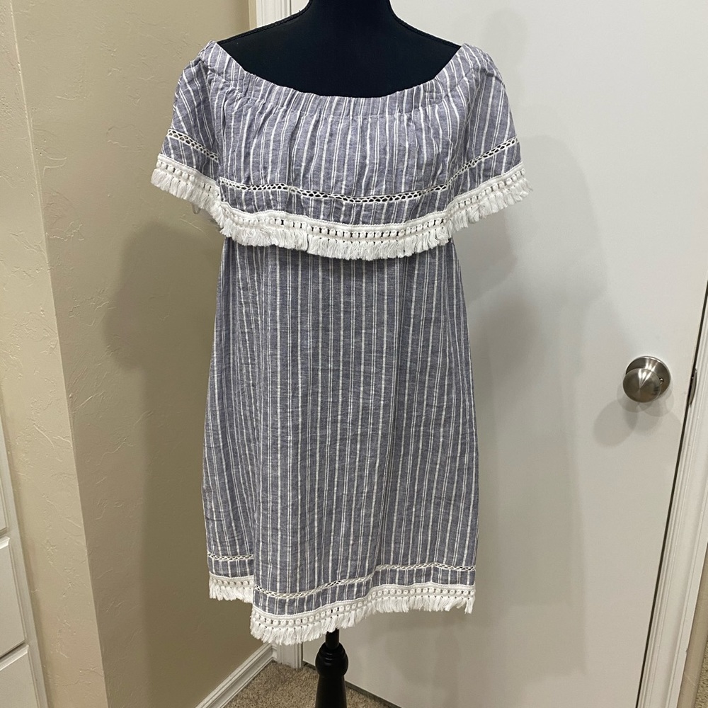 1 State off the shoulder dress- size Latge
